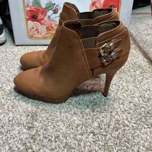 Vince Camuto Tan Heeled Ankle Boots